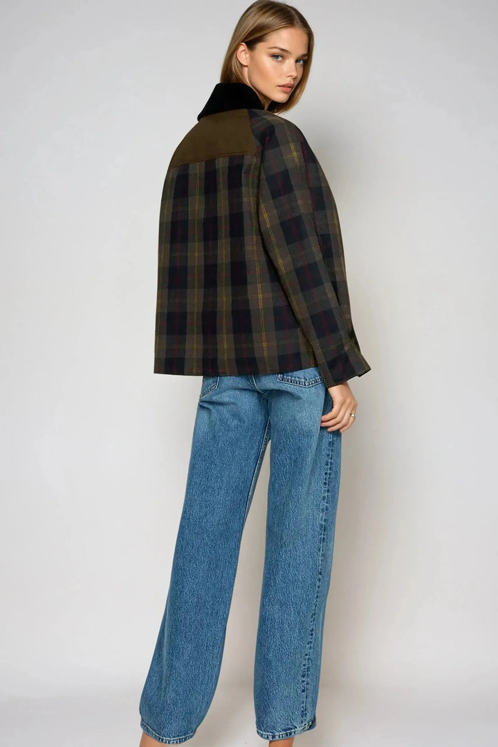 Tessa Classic Jacket in timeless plaid, featuring a straight-cut design and fully lined interior for a stylish and comfortable fit. - 4