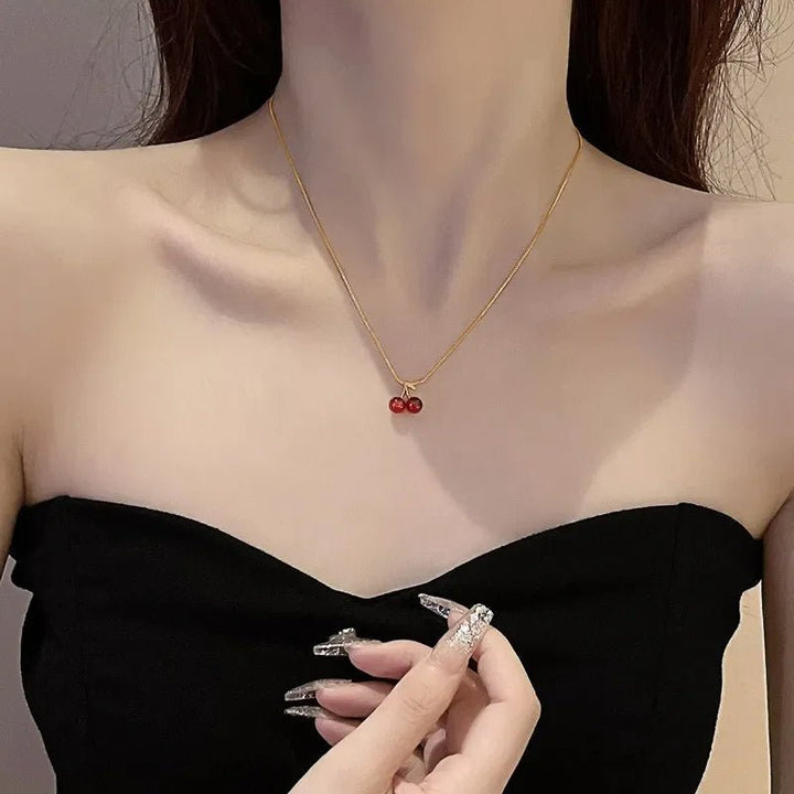 Ciliegia | necklace with fruity red wine pendant