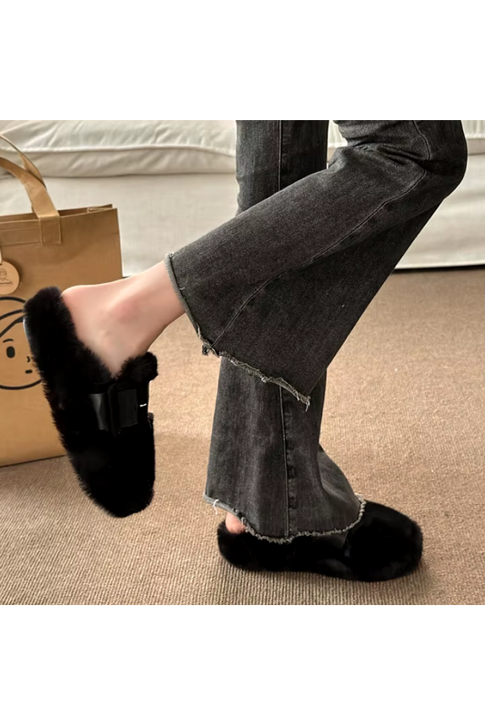 Cumulus Mens Slippers featuring curly wool exterior, plush lining for ultimate comfort, and a cozy fit perfect for relaxing at home. - 12