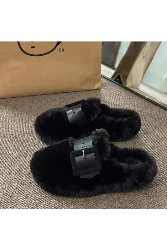Cumulus Mens Slippers featuring curly wool exterior, plush lining for ultimate comfort, and a cozy fit perfect for relaxing at home. - 16