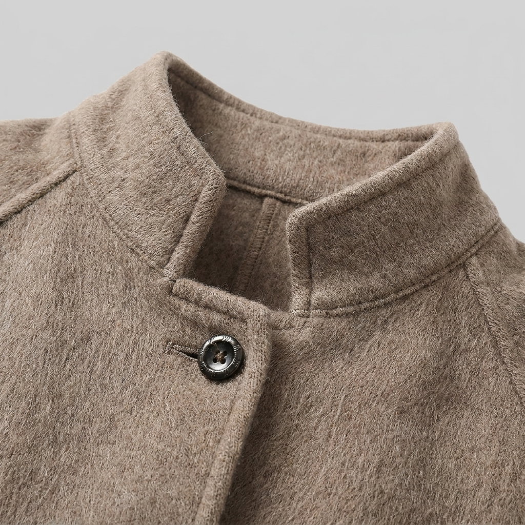 Judith jacket collar detail