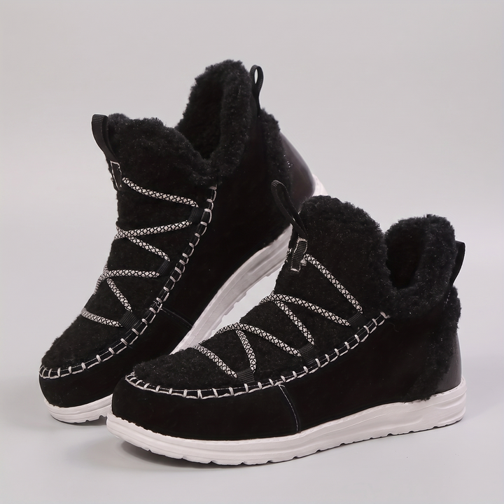 Olina snow boots pair