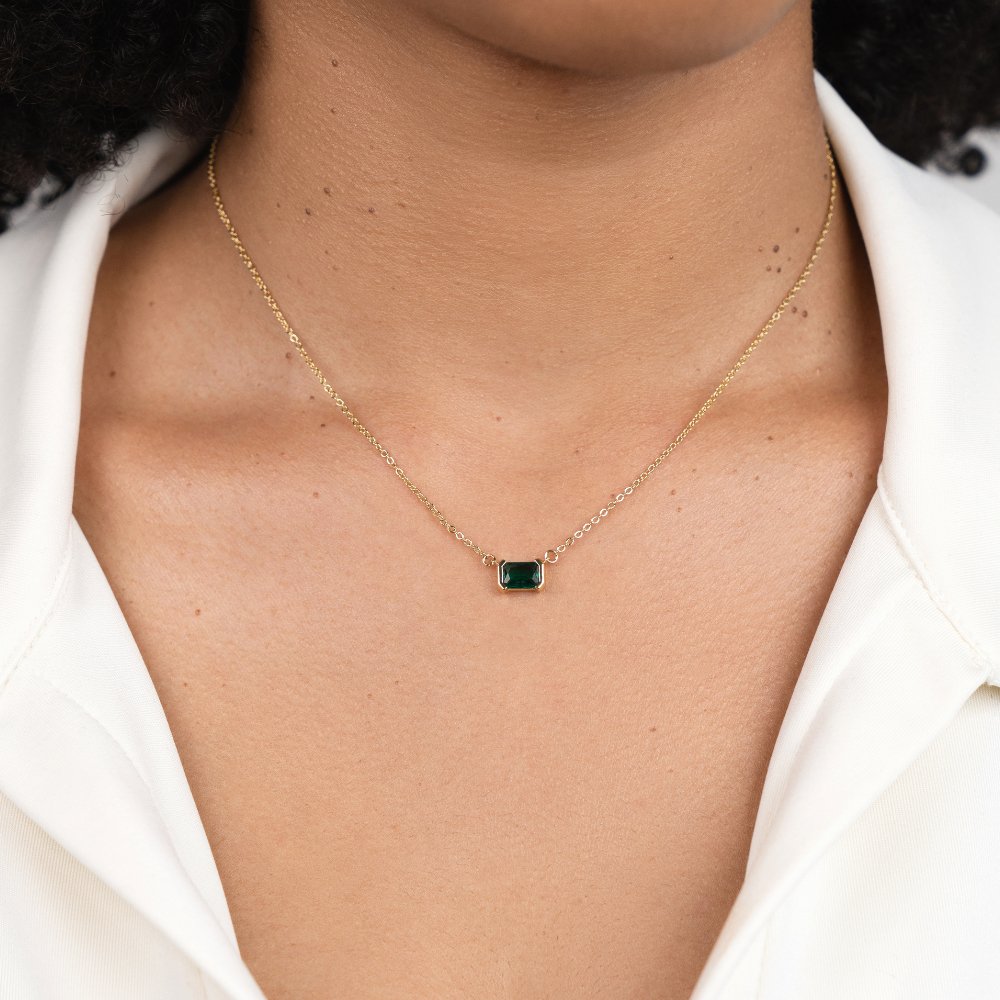 Mona Green Emerald Necklace made of stainless steel with an adjustable length, featuring a stunning green emerald pendant, perfect for adding elegance to any outfit. - 1