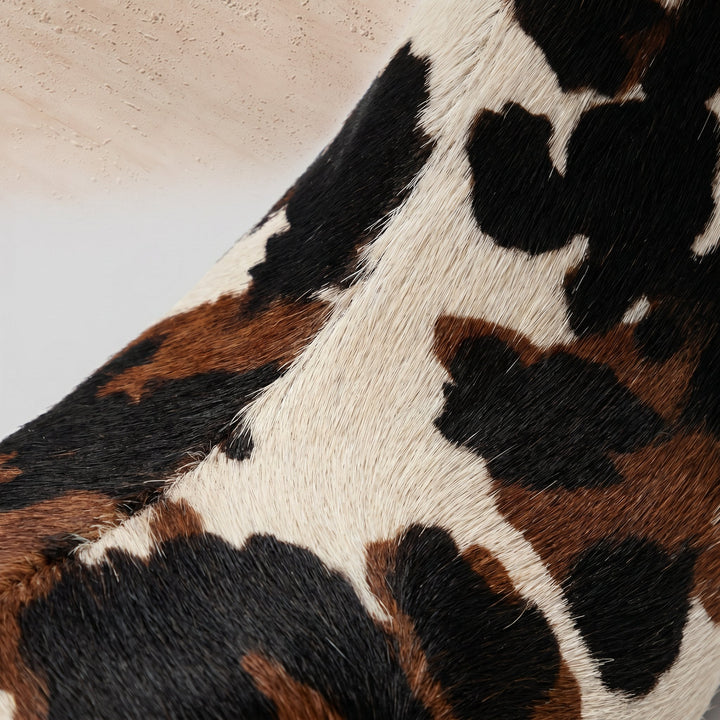 Anke calf-hair texture detail