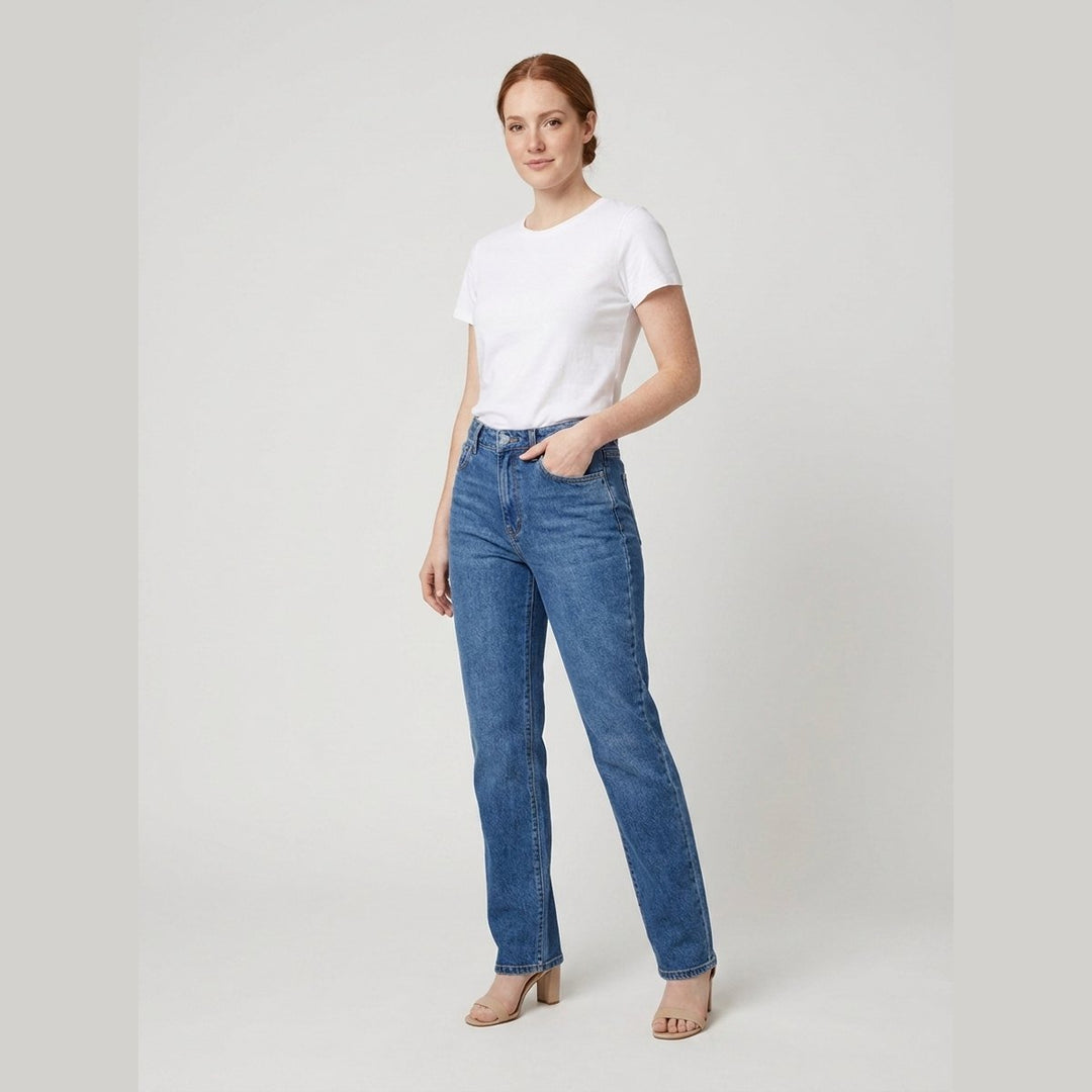 Apollo straight-leg denim classic blue on model