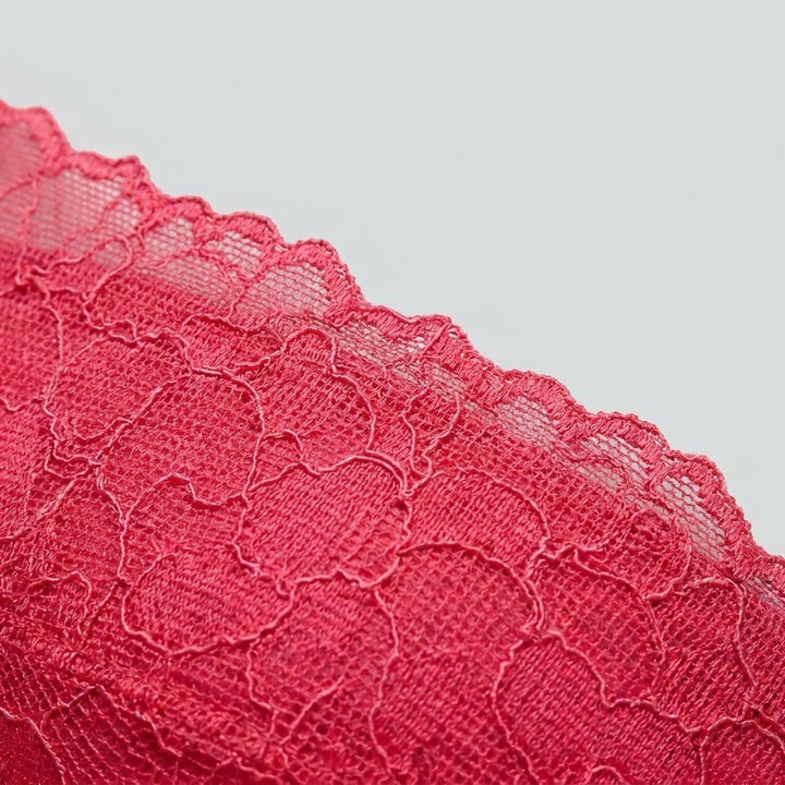 Azelie push-up bra lace detail