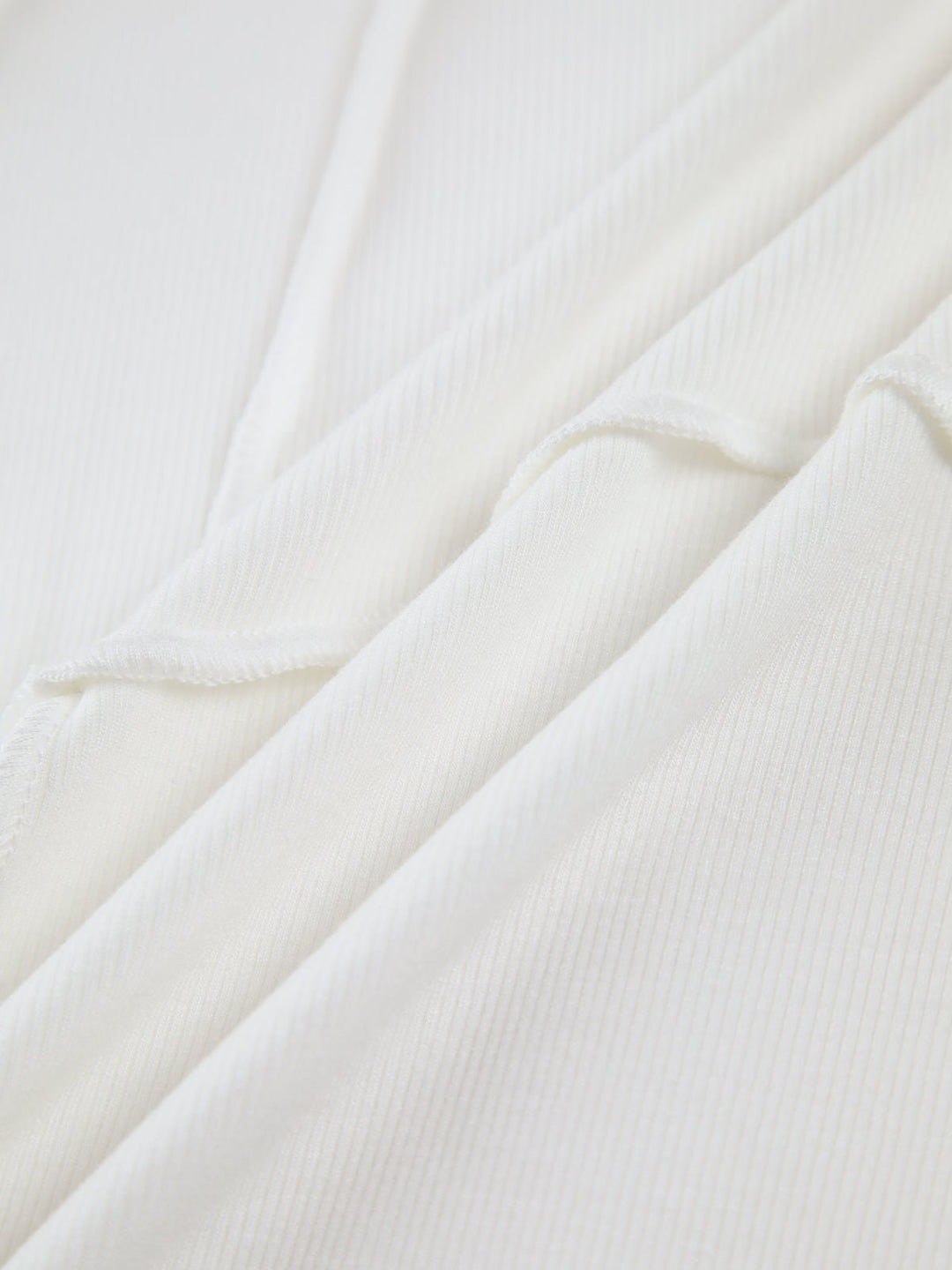 Breezy ribbed knit fabric detail