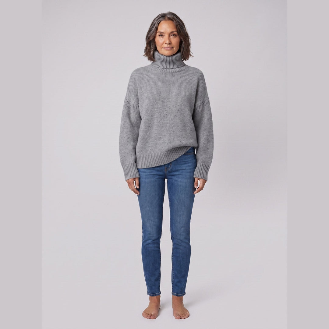 Cleo cozy sweater gray front