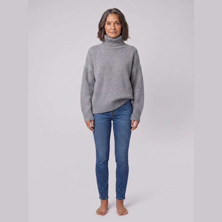 Cleo cozy sweater gray front