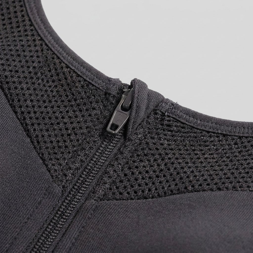 Elysia Sports Bra zipper and mesh fabric detail