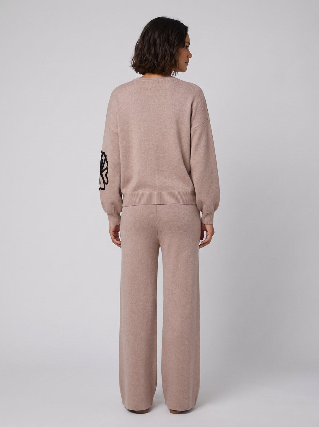 Jenna flower embroidered knit set beige - back view