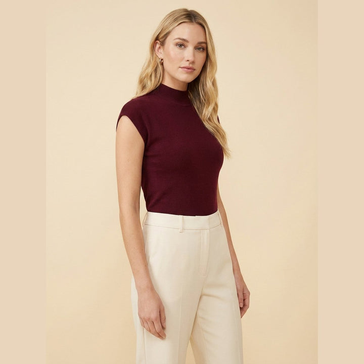 Luxe knitted vest burgundy