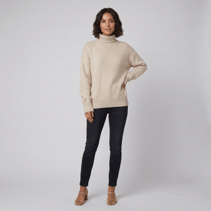 Luxe turtleneck cashmere sweater beige - The store Vancouver