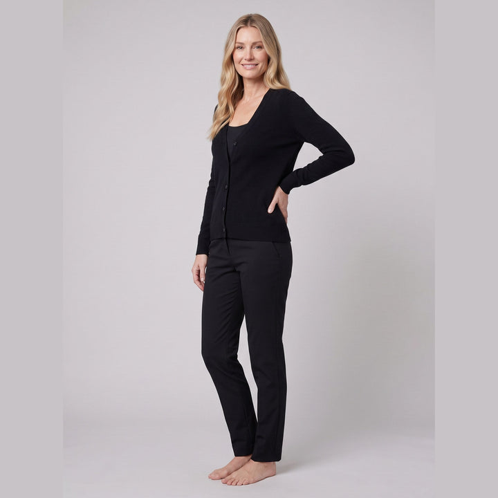 Nordique knit top black on model