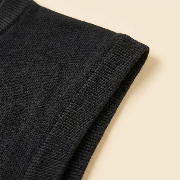 Olea knit top fabric texture detail