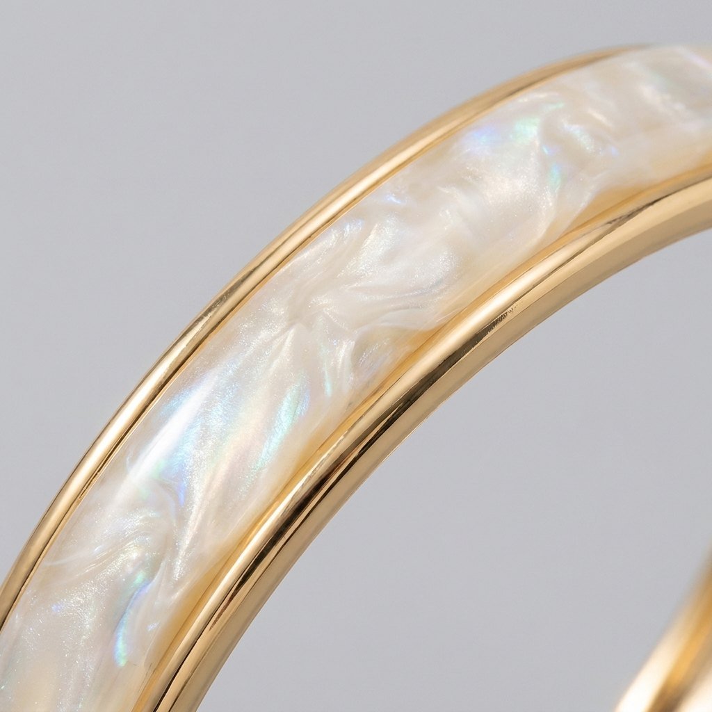 Opale cuff bracelet opalescent inlay close-up