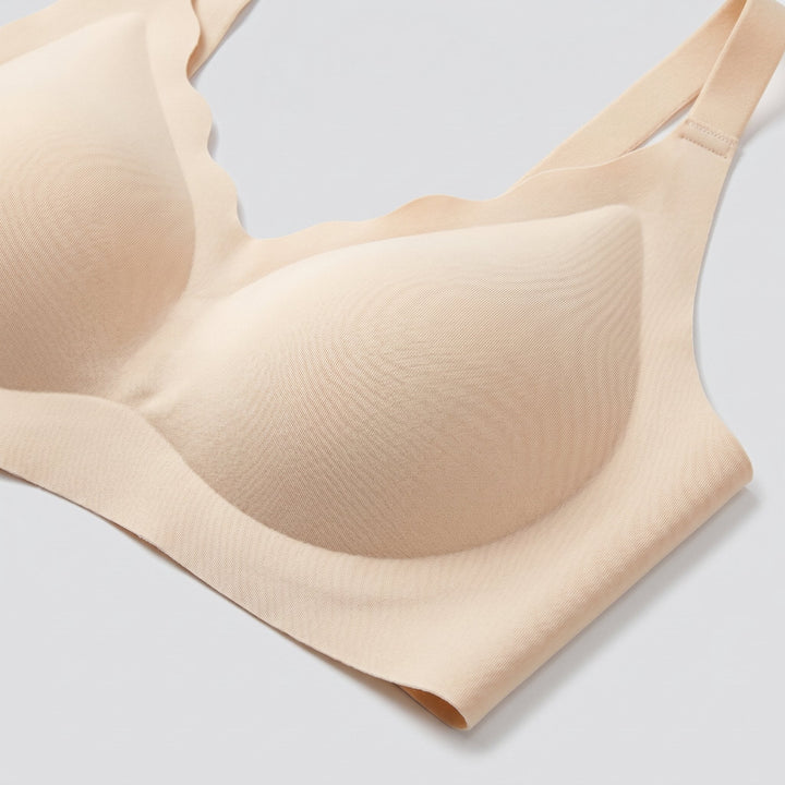 Sera seamless bra fabric detail