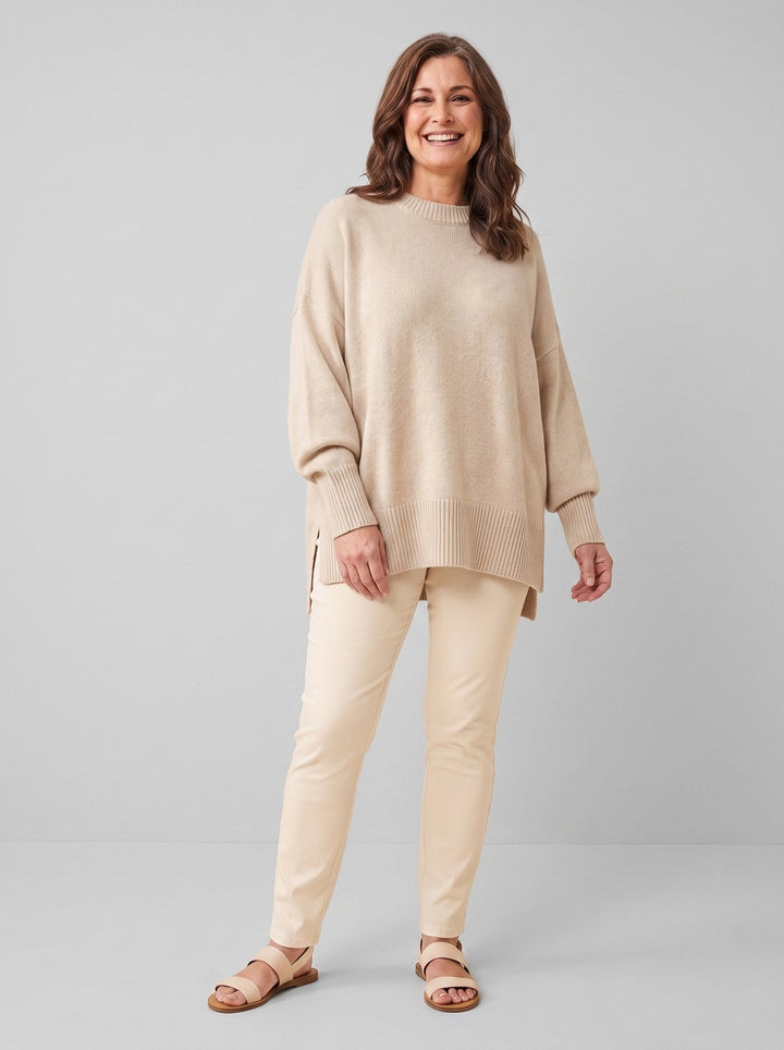 Suzie oversized pullover beige, second front pose