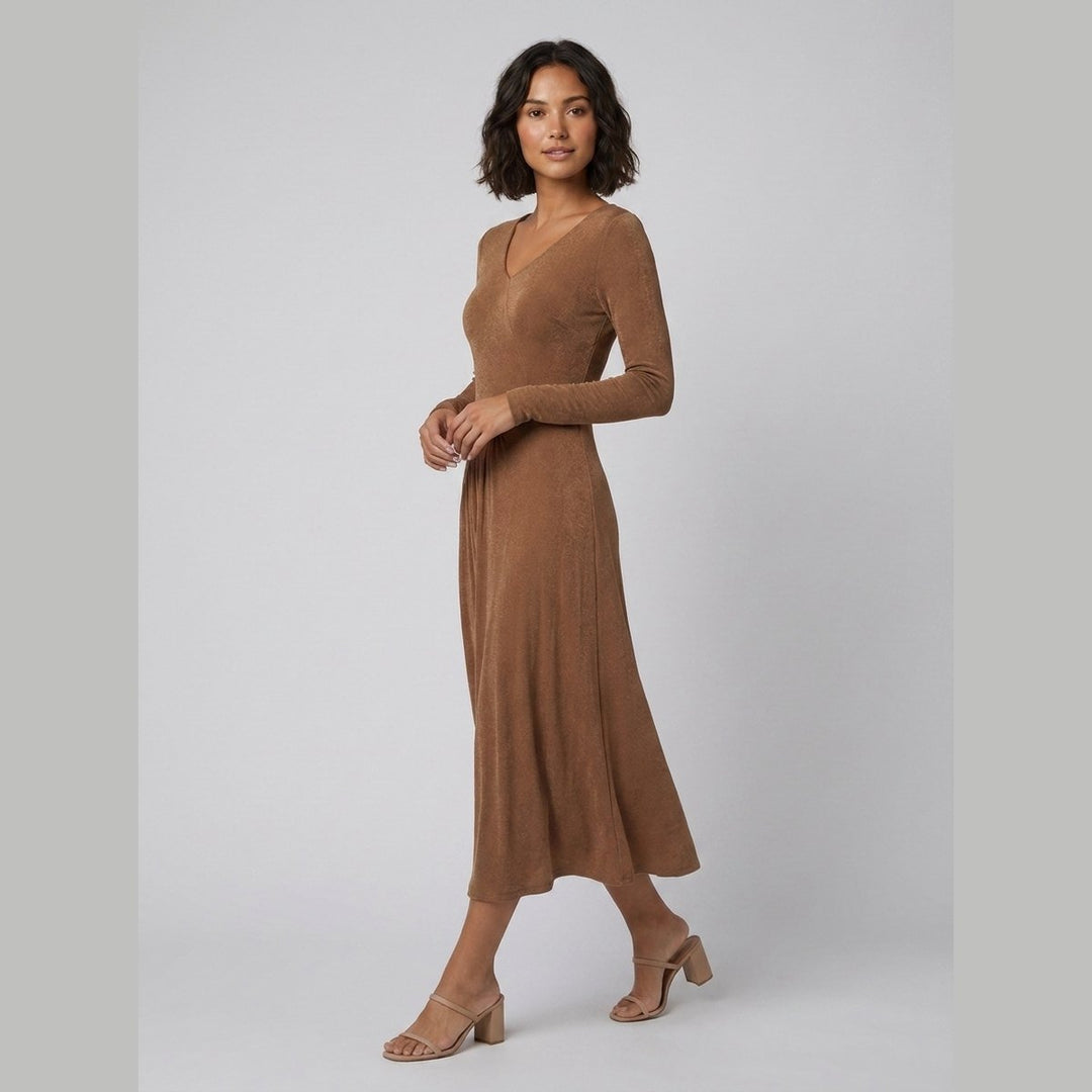 Tanja Midi Dress brown on model