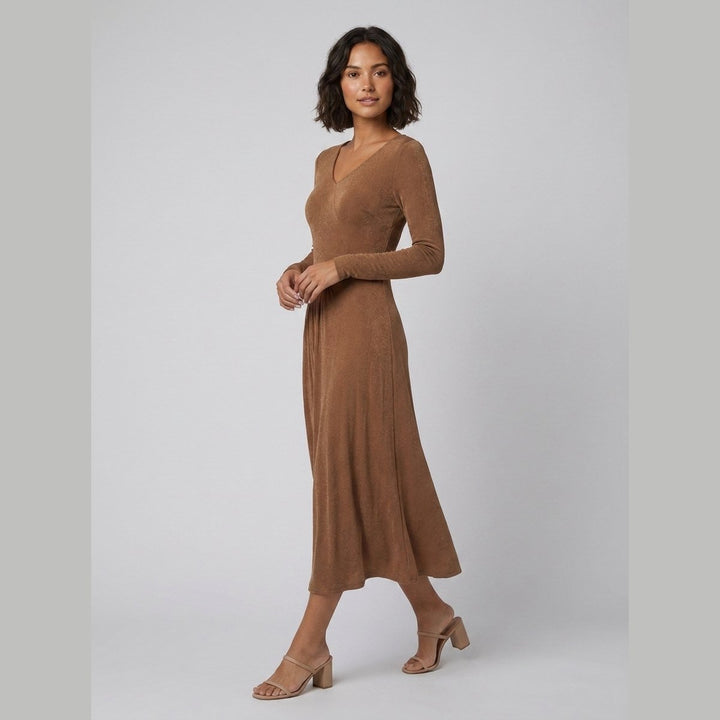 Tanja Midi Dress brown on model