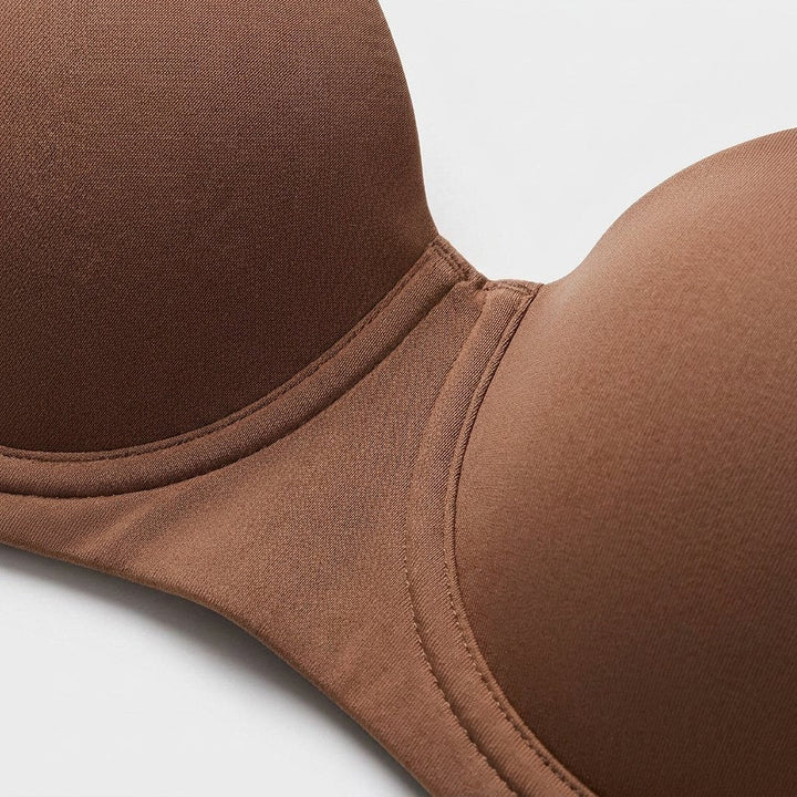 Uplift bra seamless fabric detail